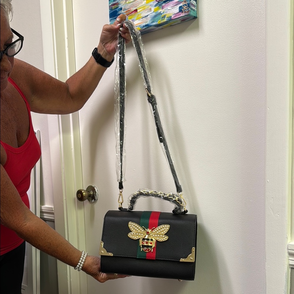 Alba Black and Green Crossbody Bag with Sophisticated Design